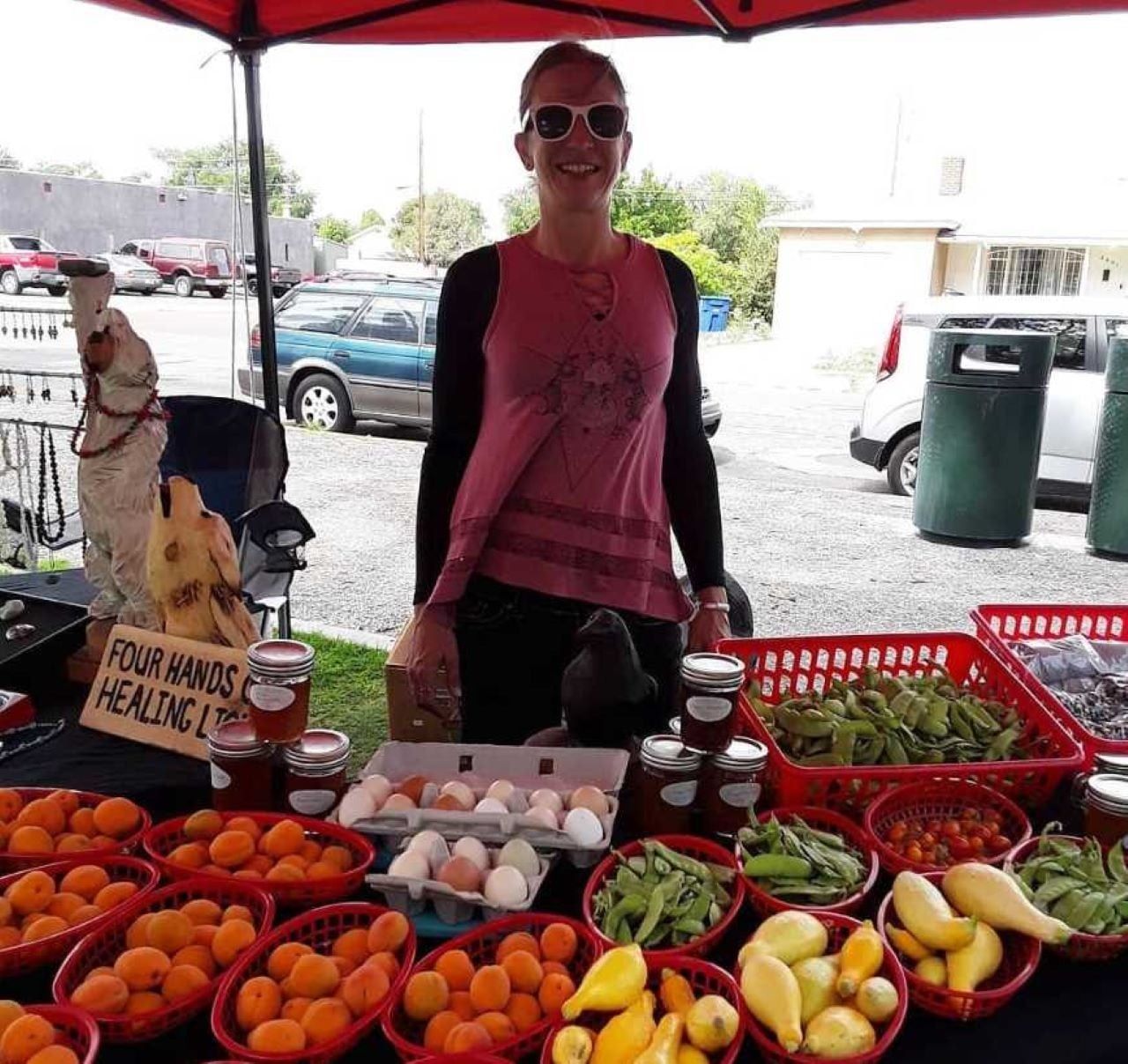 Community Hero July 2023: Four Hands for Healing Light